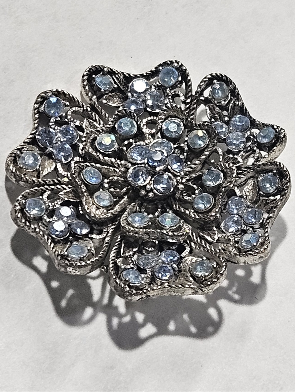 Vintage Blue Crystal Rhinstone Pin Womens Antique Silver Ornate Brooch Jewelry